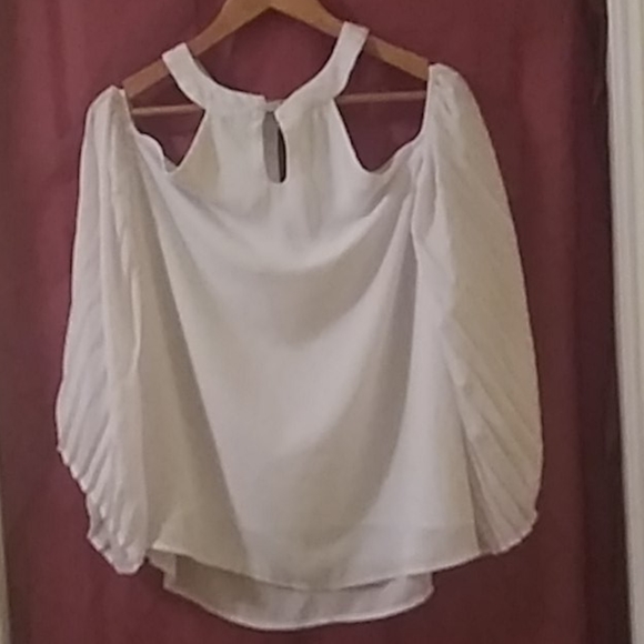 Top - Picture 2 of 3